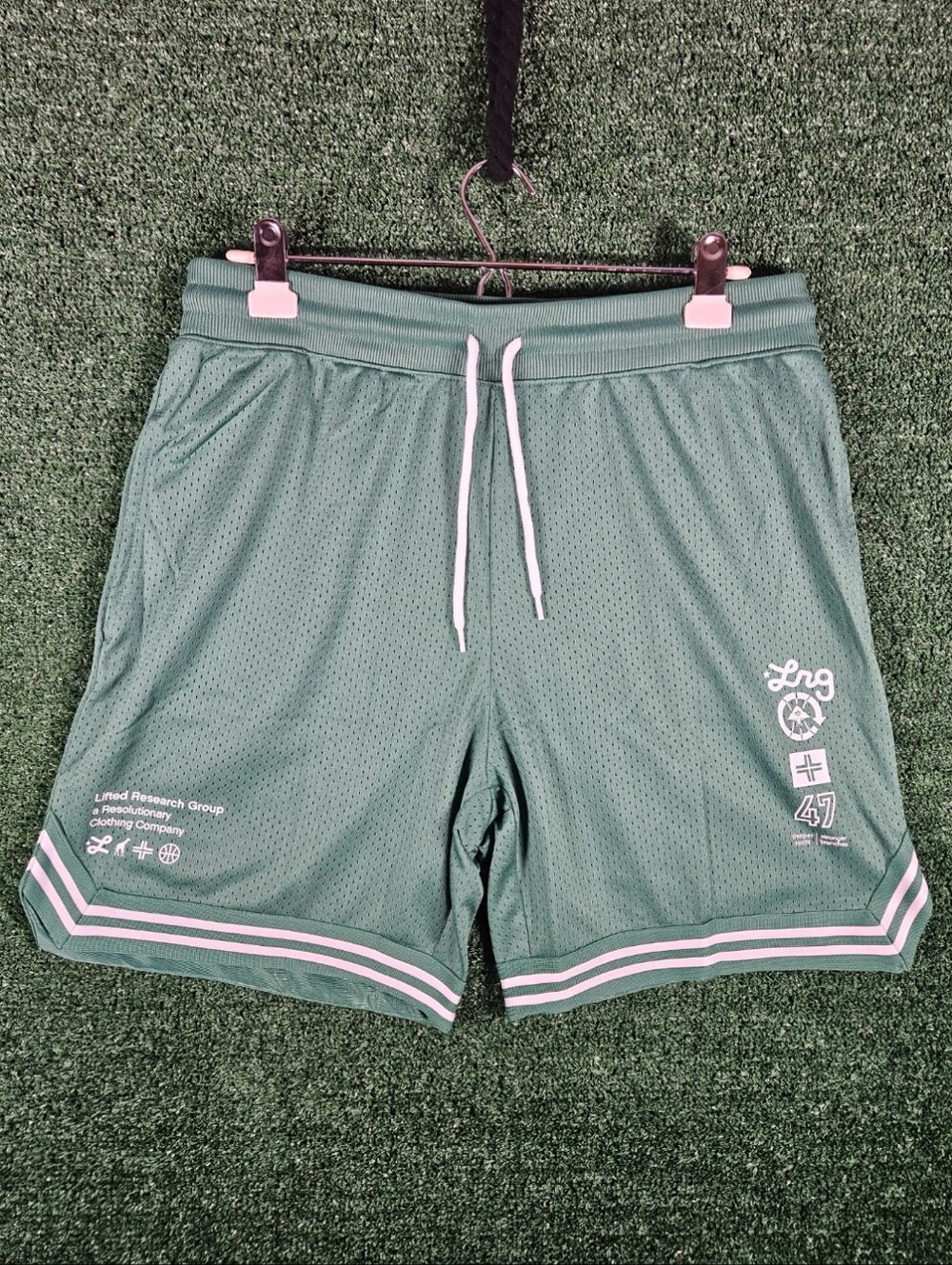 NWOT LRG Green Athletic Mesh Basketball Style Shorts / Mens Size Large